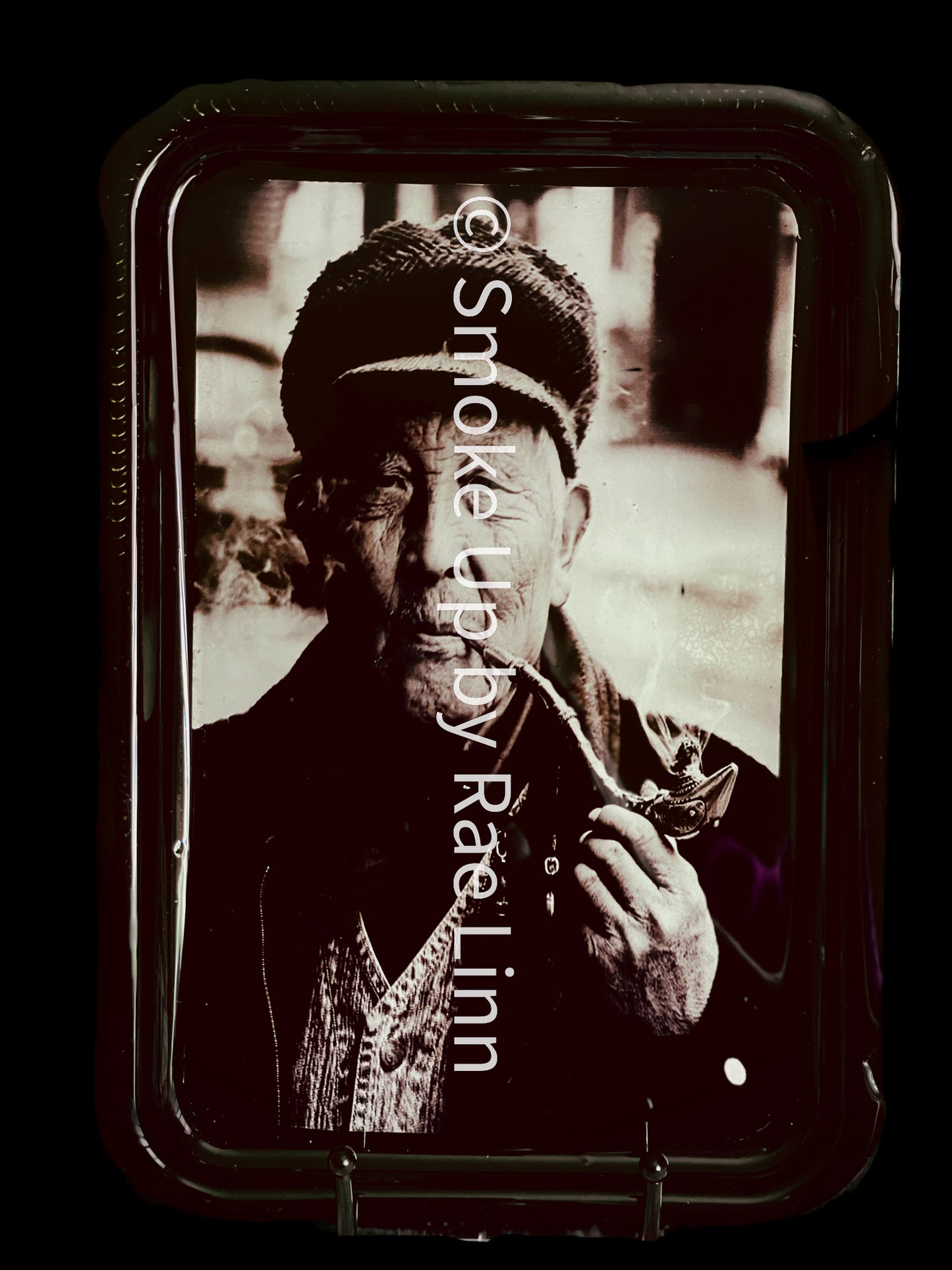 Old Man Smoking Pipe – Black & White Graphic